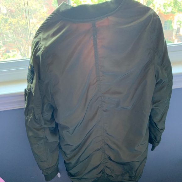 Bomber jacket size medium in women’s - Picture 2 of 4